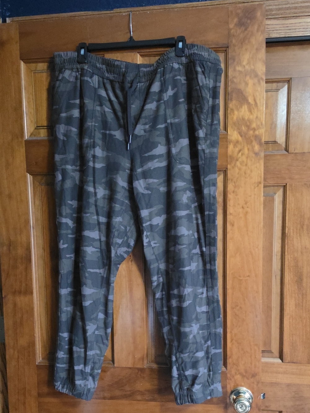 Athleta Camo Farallon Jogger Pants